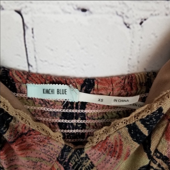 Urban Outfitters/Kimchi Blue Leaf Romper - Picture 3 of 7